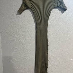 Beautiful fitted green dress like new condition